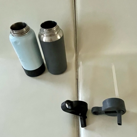 Used Hydro Flask and Gobie Water Bottles - Picture 7 of 11